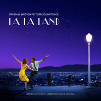 Someone In The Crowd - Emma Stone, Callie Hernandez, Sonoya Mizuno